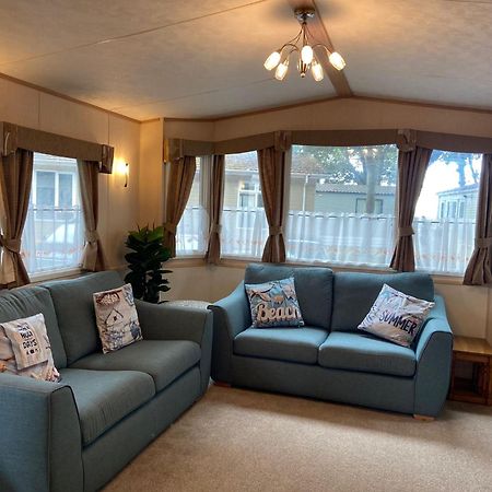 Mudeford Beach Lodge Exterior photo