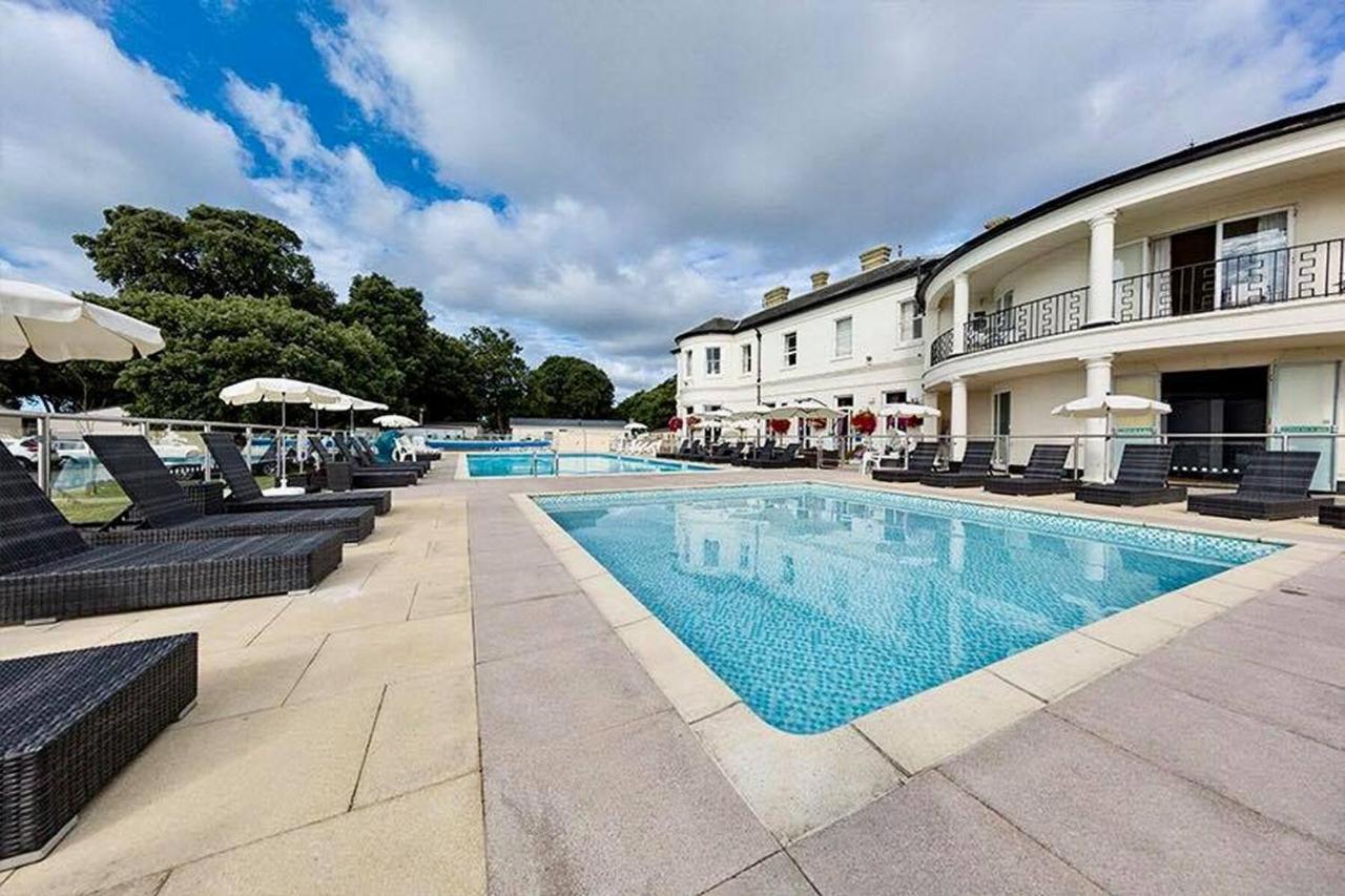 Mudeford Beach Lodge Exterior photo
