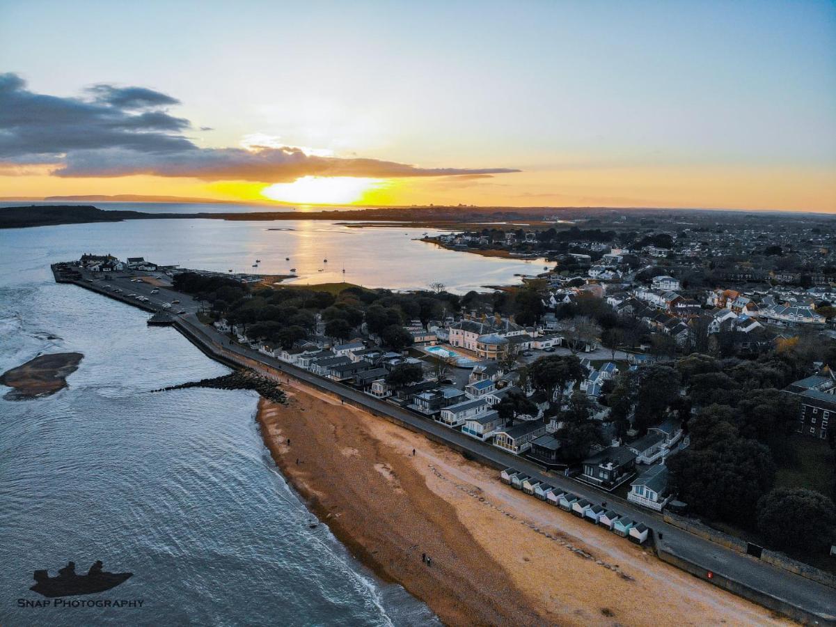 Mudeford Beach Lodge Exterior photo