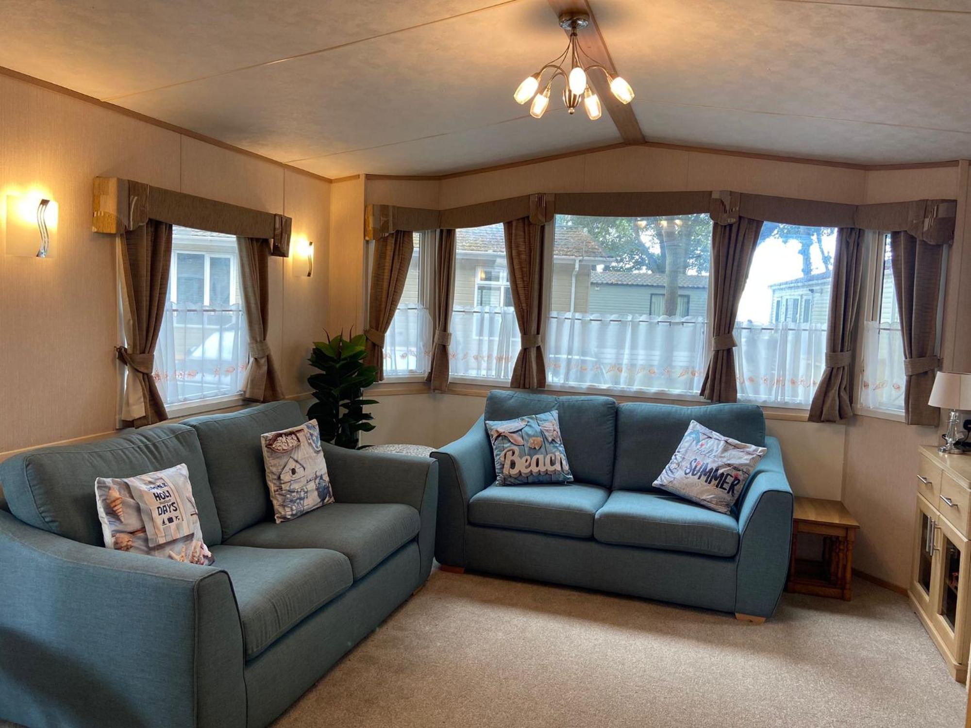 Mudeford Beach Lodge Exterior photo